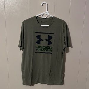 Under Armour Green T-Shirt Size: Large